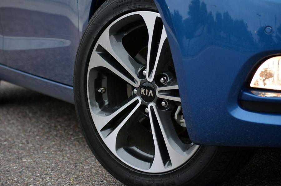  Kia Forte 2014 года  (фото 16 из 125)